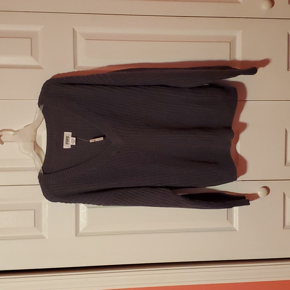 V neck sweater